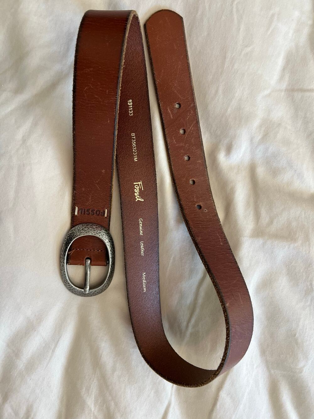Fossil brown leather belt medium women’s 34”-38” silver oval hammered buckle